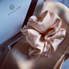 Load image into Gallery viewer, Blushing Silk Slumber Set